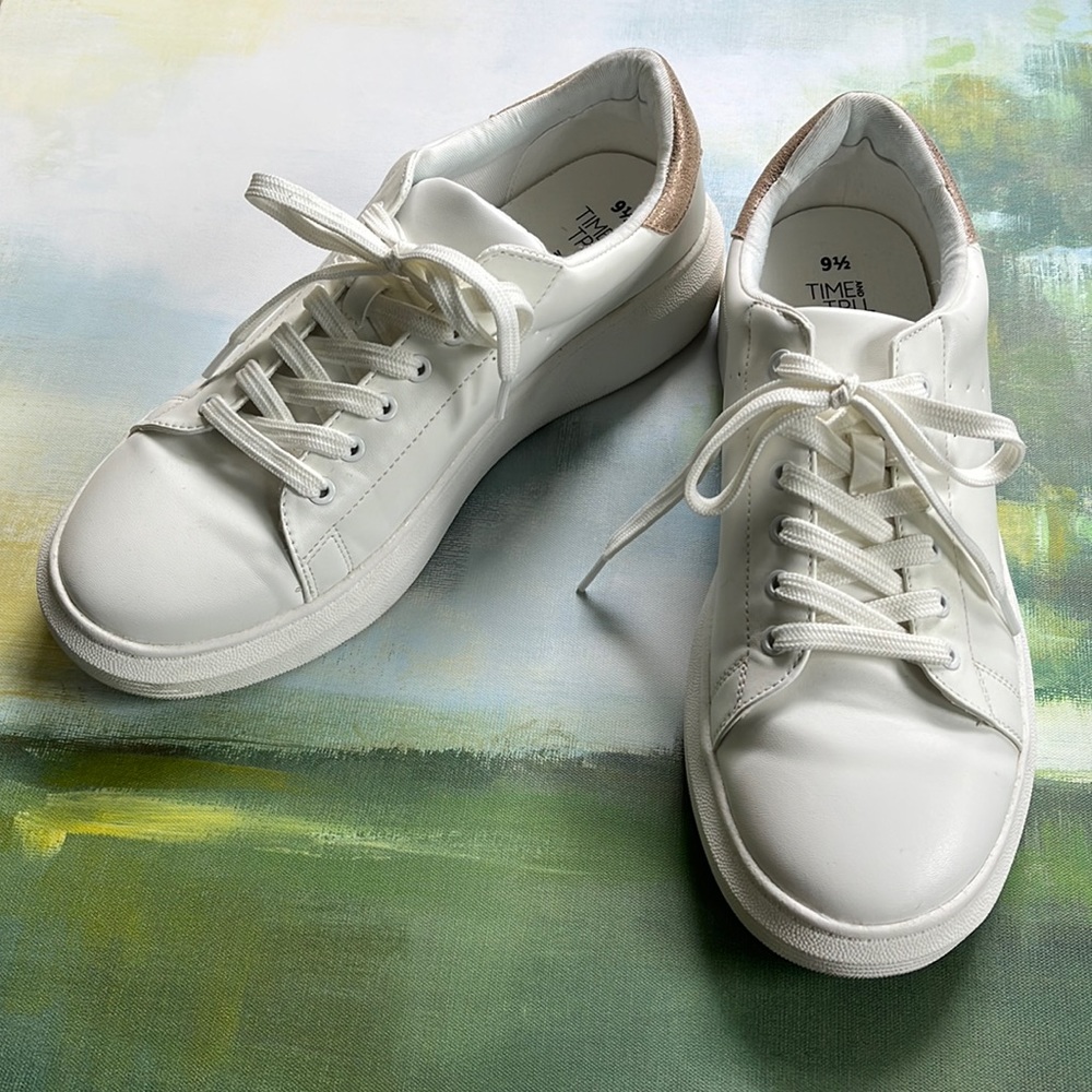 Time and Tru Platform Sneaker Sz 9.5